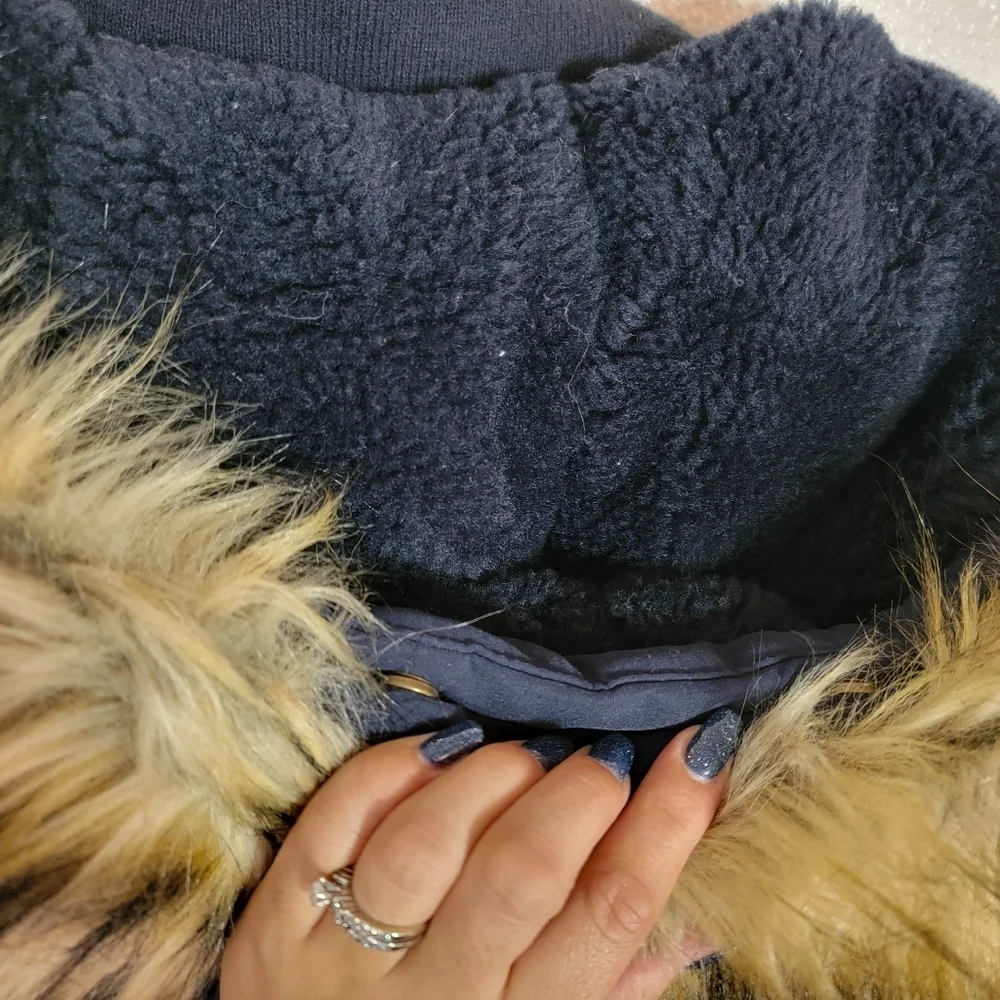 J Crew Nordic Down Primaloft Parka size MP Navy Faux Fur Hood Trim Fisherman